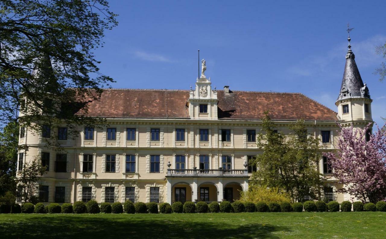 Schloss Puchberg Wels Exterior foto